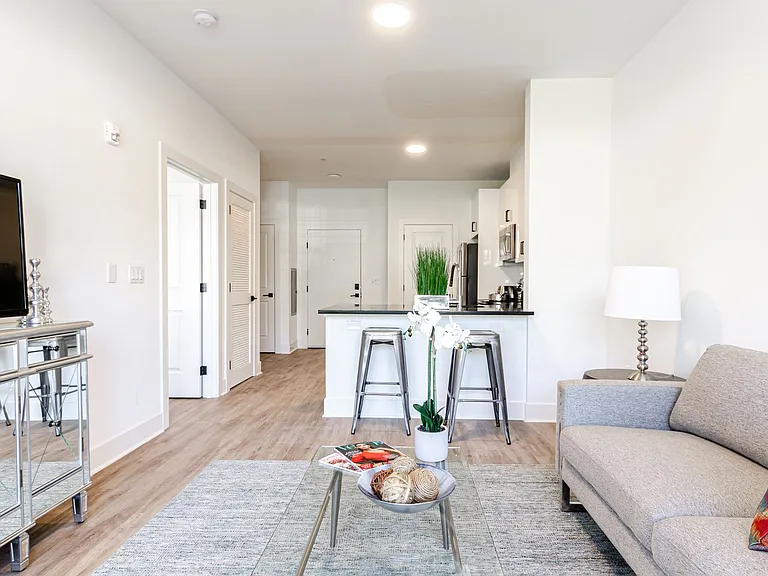 Lakeside Residence — Photo 16