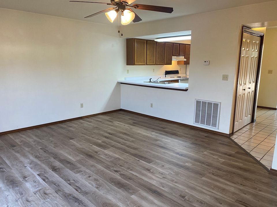 1st image of 1000 S Brehm Ln APT B1