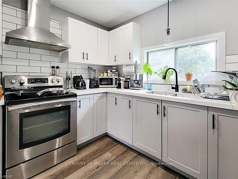 67 E 13th St — Photo 11