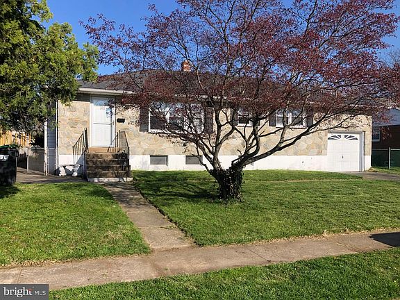 2nd image of 302 Hawke Dr