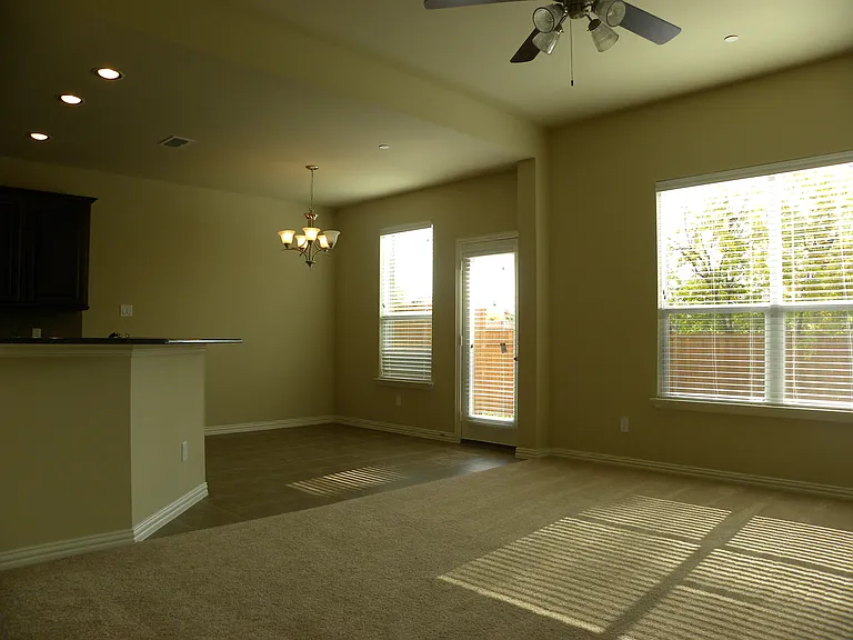 4664 Perthshire Ct — Photo 4