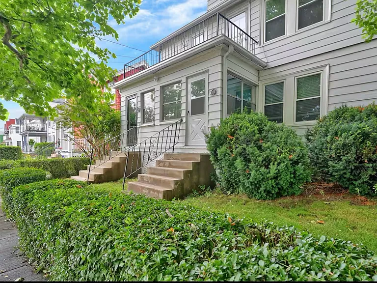 110 Cypress St — Photo 14