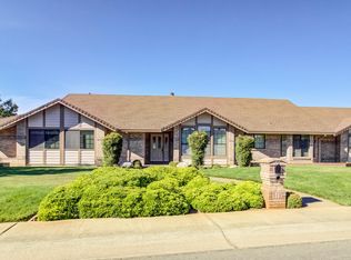 2572 Western Oak Dr, Redding, CA 96002
