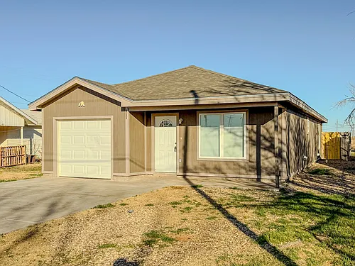 411 David Ave Photo 1