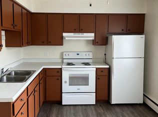 127 13th Ave S APT B4, Hopkins, MN 55343