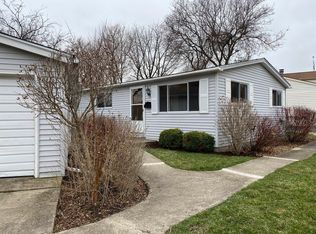 817 Horseshoe Dr, Joliet, IL 60435