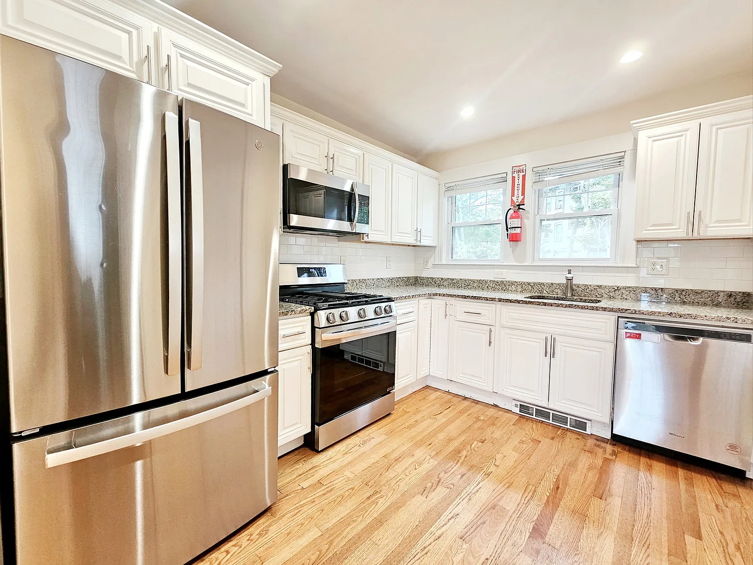 5 bed, 3.0 bath, 1700 sqft, $6,000 — Photo 1
