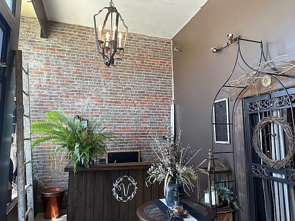 4th image of 8 W Main St