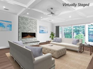 32 Colony Ln, Manhasset, NY 11030