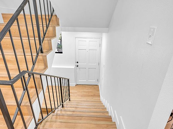 3rd image of 11643 Chandler Blvd APT 101