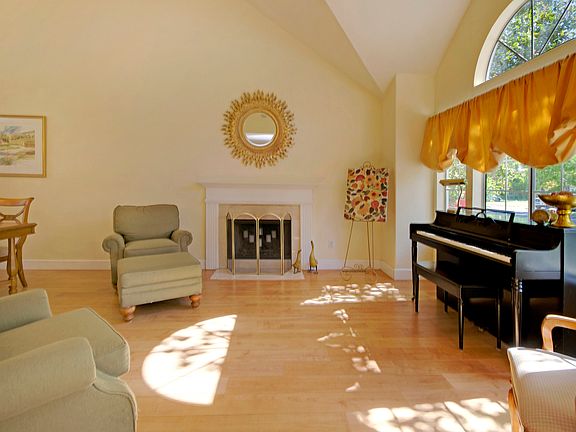 3rd image of 1135 Beasley Way