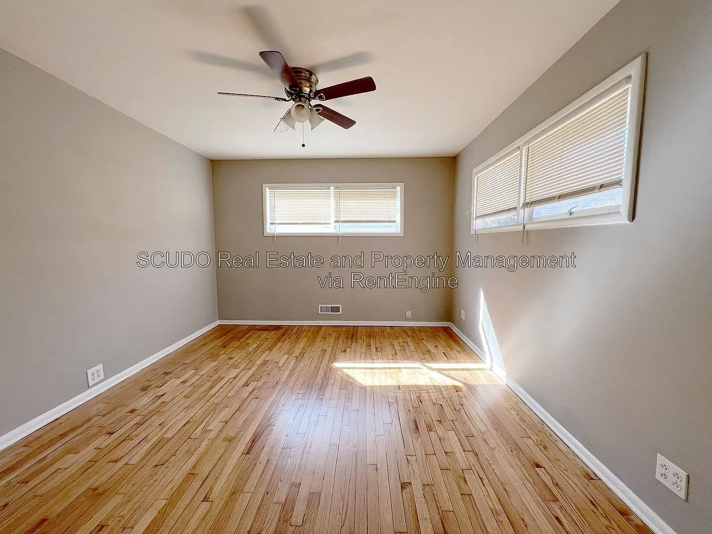 3 bed, 1.0 bath, 912 sqft, $1,195 — Photo 4