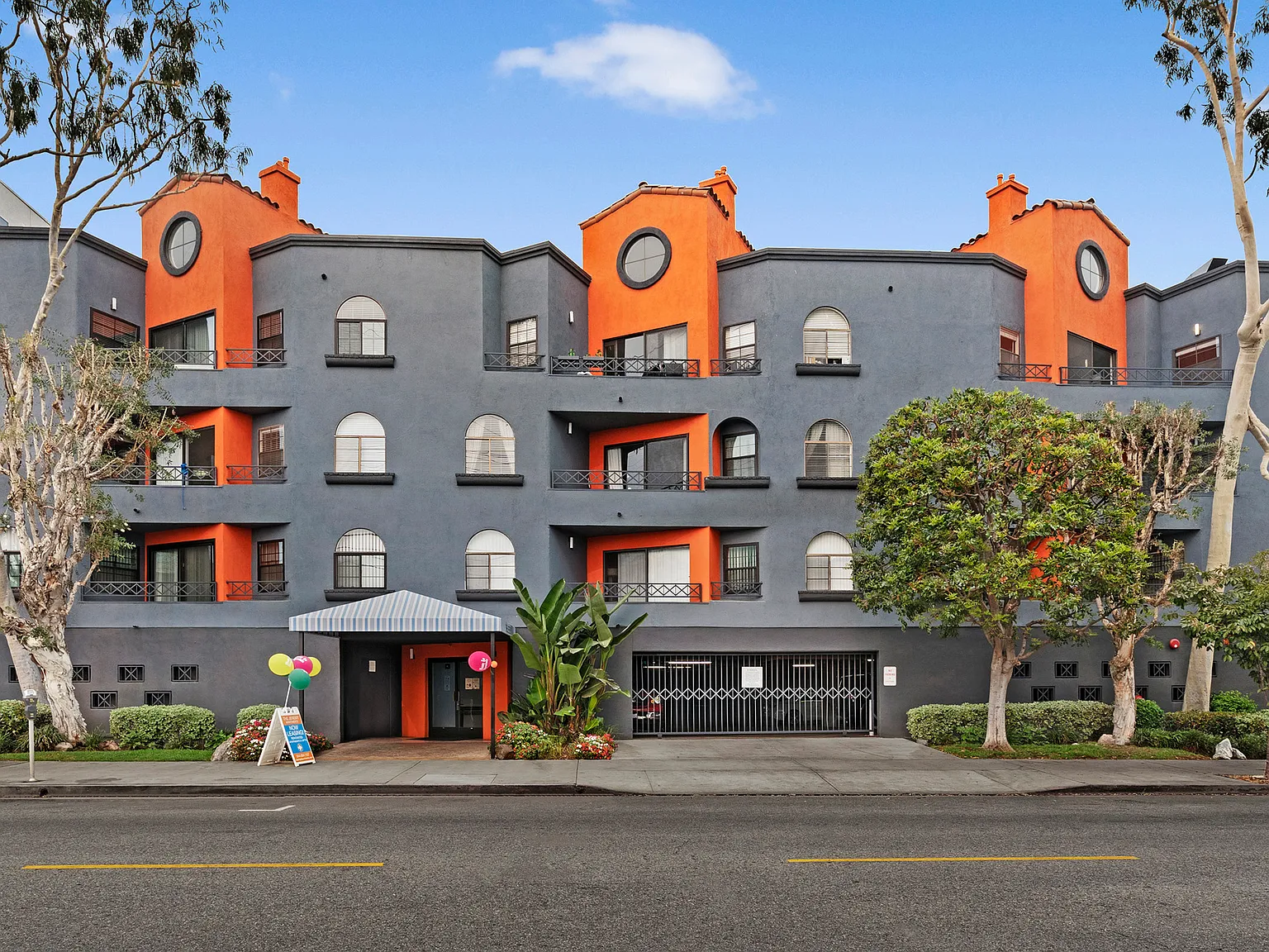 The Jeremy Apts — Photo 1