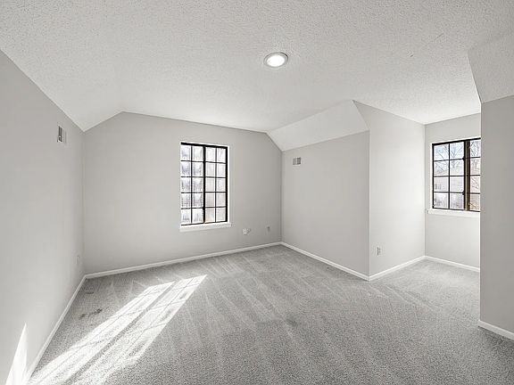 5th image of 7807 N Oregon Ave