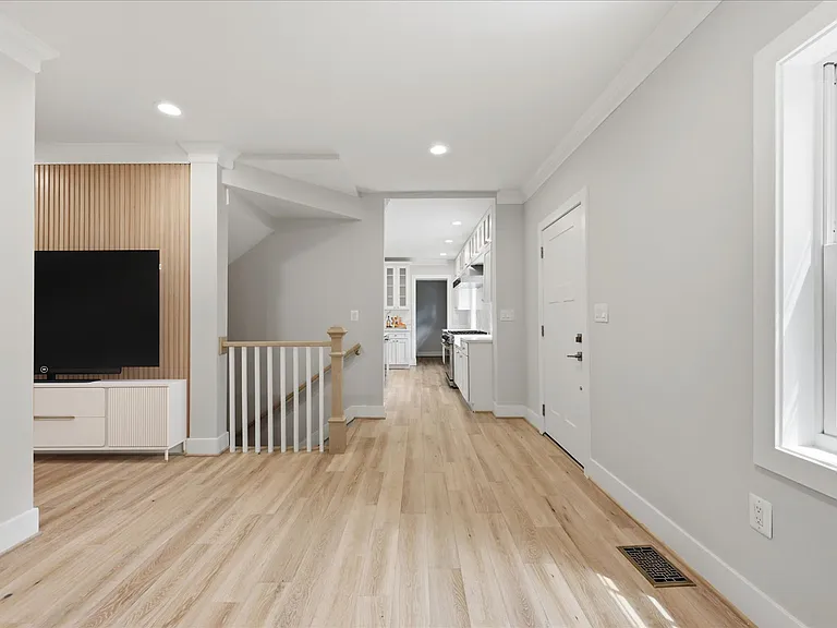 3517 Rodman St NW — Photo 7