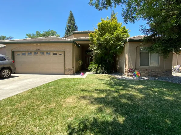 1649 N Sol Ct, Visalia, CA 93292