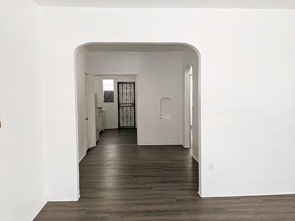 4th image of 716 14th Pl APT 10