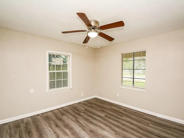 713 Wafer St — Photo 12