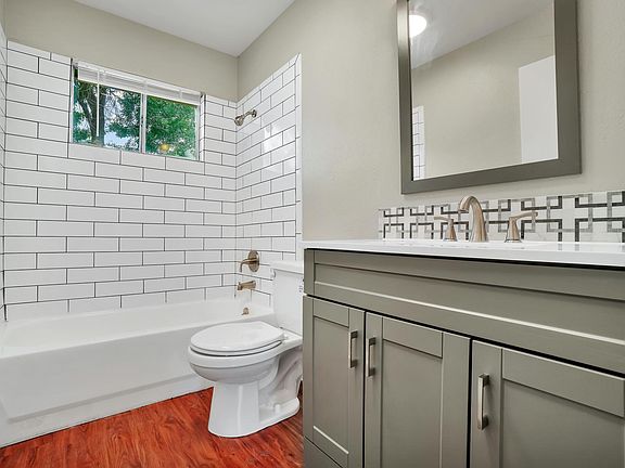 3rd image of 4526 Clear Spring Dr