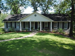 2368 Garland Dr, Vestavia Hills, AL 35216