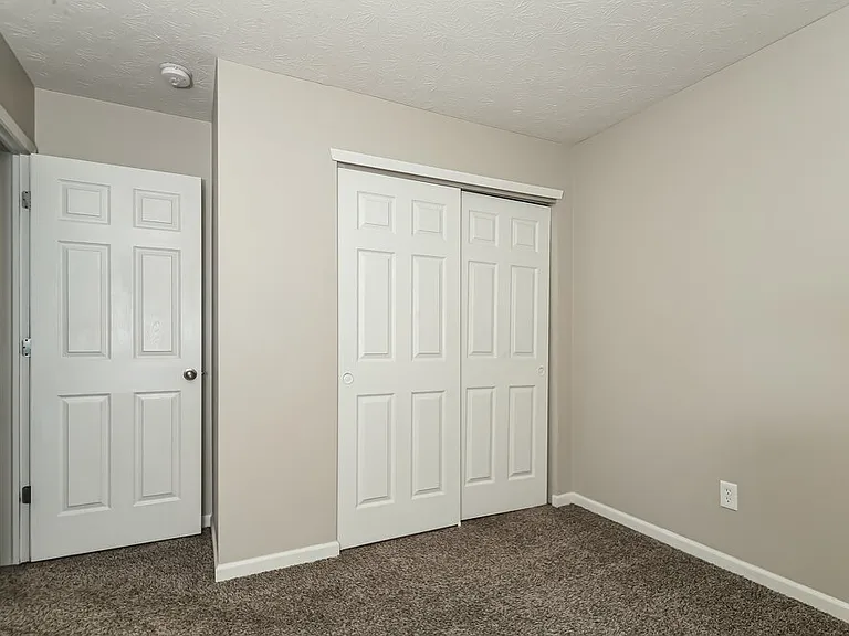 1396 Pencross Ln — Photo 15