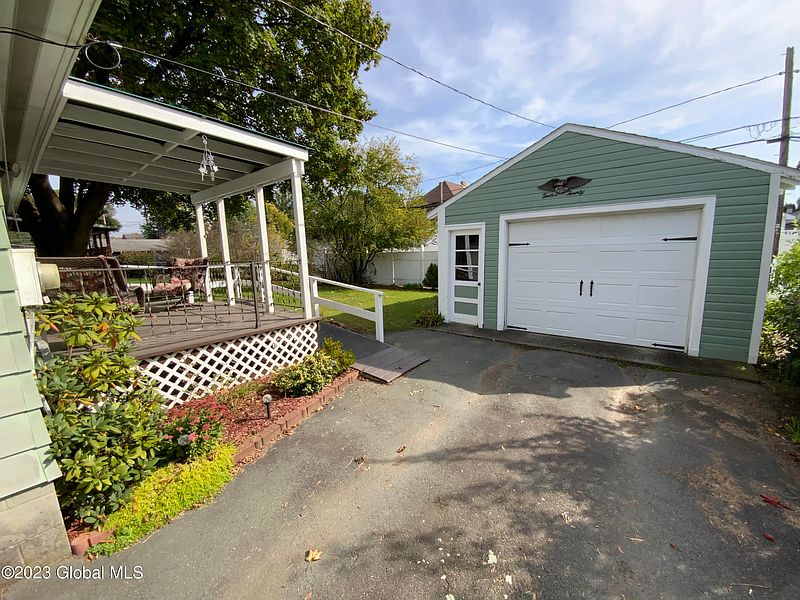 4th image of 1220 8th Avenue