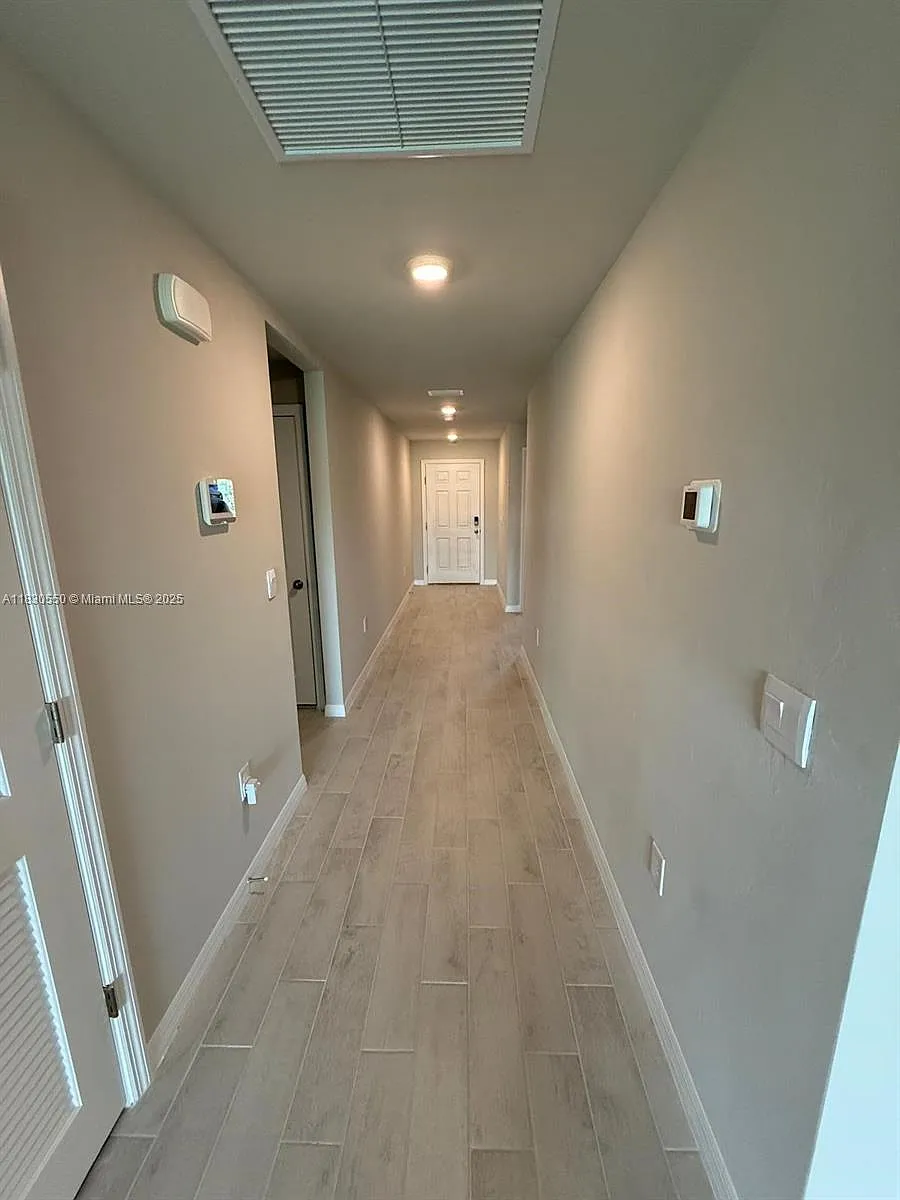 Building Photo - 3051 NW Beechwood Cir
