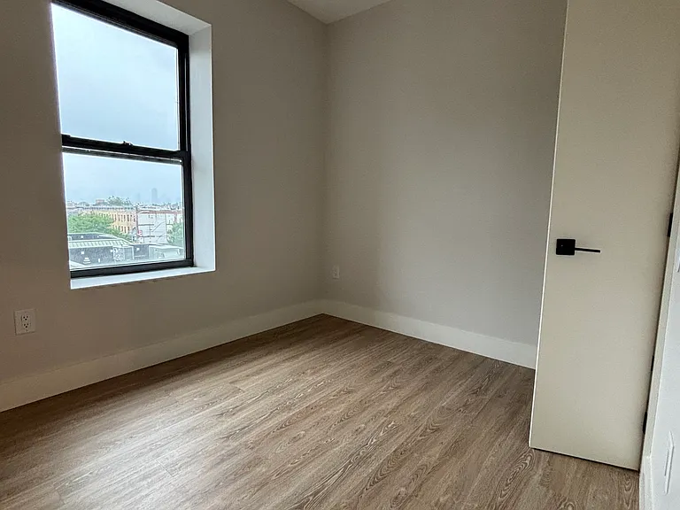 269 Martin Luther King Dr #4 — Photo 2