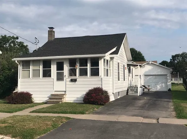 65 Ames St, Massena, NY 13662