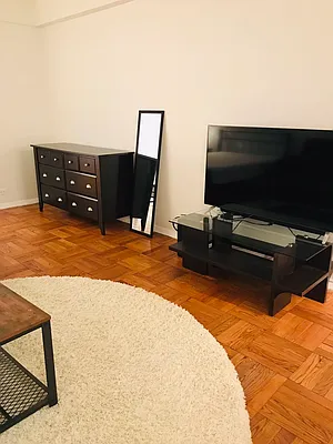 Rented by E Realty International Corp | media 15