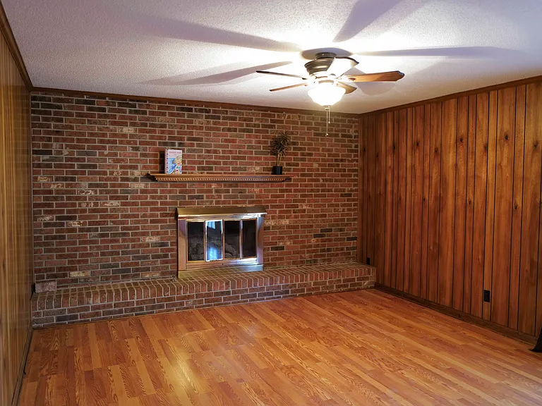 8693 Arbutus Dr — Photo 13