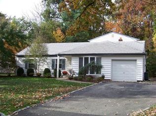 117 Fellswood Dr, Livingston, NJ 07039