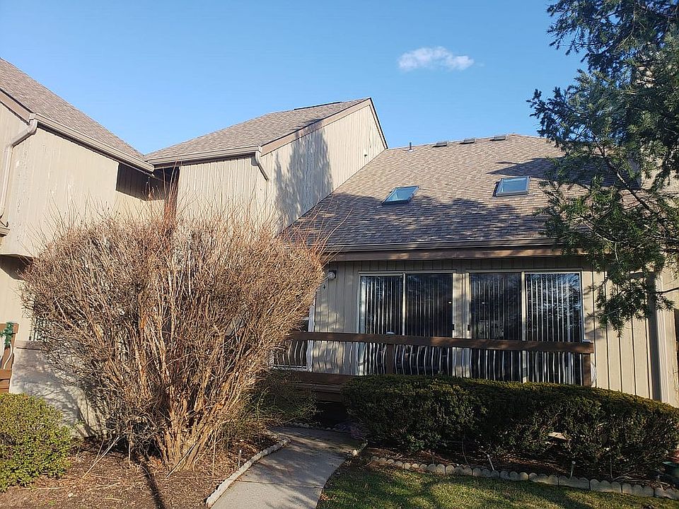 2nd image of 4 Denise Dr