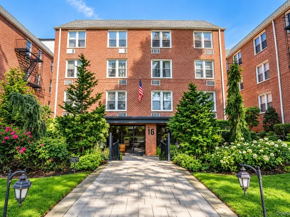 16 Main Street #1Q, East Rockaway, NY 11518