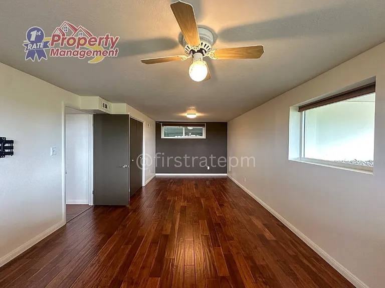 2624 N Hillway Dr — Photo 29