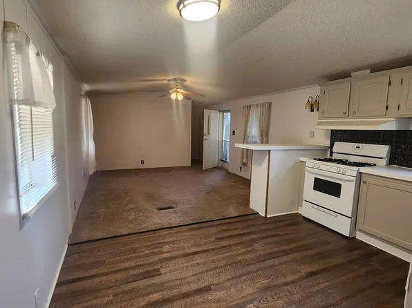 1 B St SW #1, Navarre, OH 44662