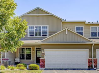 1601 Sumac Cir UNIT G, Carver, MN 55315