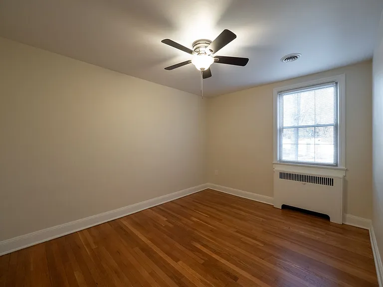 101 S Linwood Ave — Photo 8