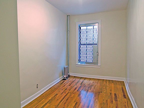 4th image of 200 Bradhurst Ave APT 26
