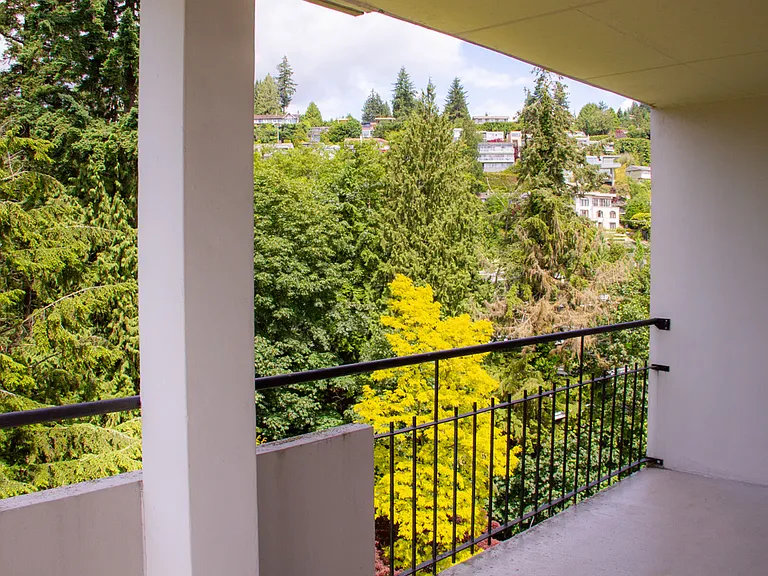 935 Marine Dr — Photo 60