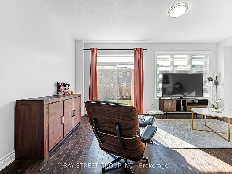60 Mohandas Dr — Photo 25