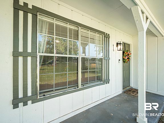 4th image of 400 Collier Ave