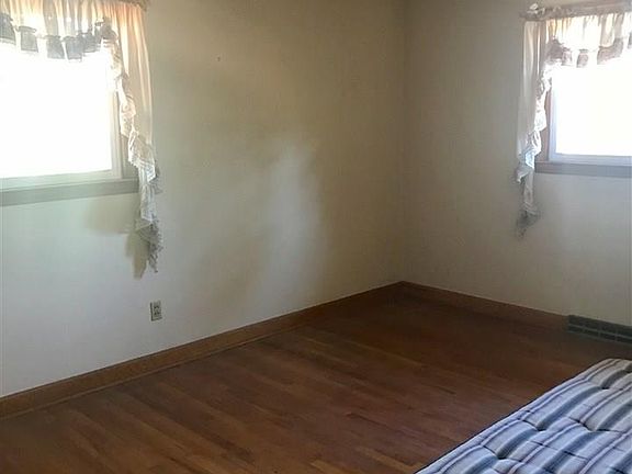 4th image of 1613 E Home Ave