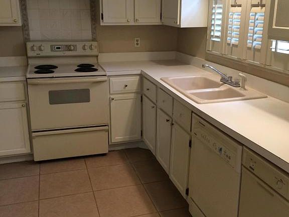 3rd image of 392 Regency Wood Dr