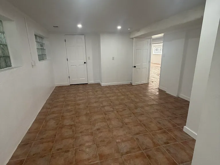 8 Saint Margaret St #B — Photo 18