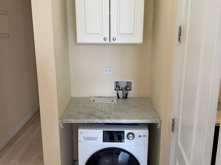 658 W 188th St #5E — Photo 5