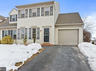 705 Fieldstone Ln, Elizabethtown, PA 17022