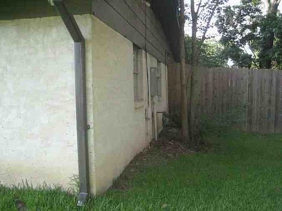 5th image of 228 Nelson Cir