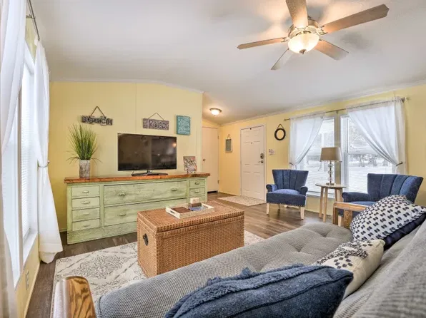 74157 8th Ave, South Haven, MI 49090