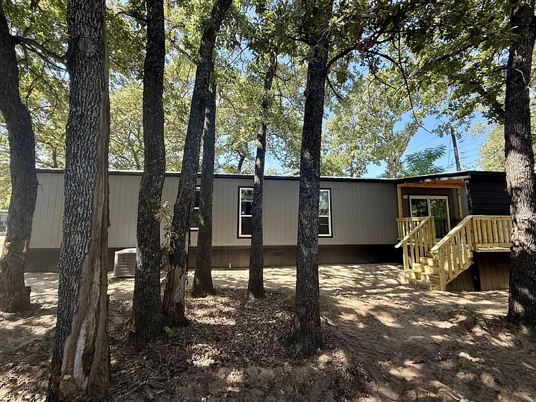 1808 Sheila Dr — Photo 3